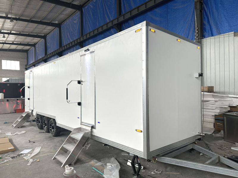 28ft Length 10 Stall Luxury Mobile Toilet Trailer 